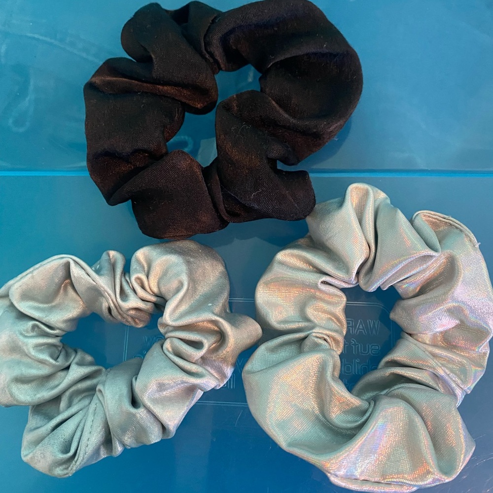 Set of 3 scrunchies satin NWOT